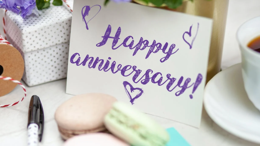 Anniversary love note for girlfriend with romantic background Anniversary love note for girlfriend with romantic background